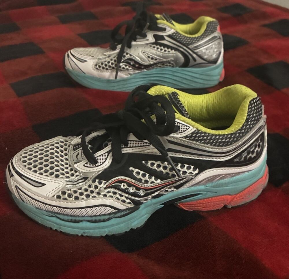 Saucony Omni 9 Kids Running Shoes 2M Silver Blue Pink Grey Women’s 3.5